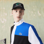 Lacoste אימונית טניס בהדפס תנין ספורטיבית DZ4D0D1144 לבן שחור כחול צהוב l74 גברים - Image 2