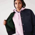 Lacoste ז'קט בומבר ניילון קווילט DZ4D0D2623 כחול כהה hde נשים - Image 8