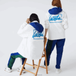 Lacoste ז'קט מכופתרת עם קפוצ'ון ניגודיות חי DZ4D0D1316 לבן כחול אימה גברים - Image 3