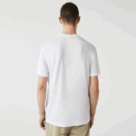 Lacoste חולצת טי מתיחה כותנה אורגנית עם צווארון עגול בהדפס תנין DZ4D0D637 לבן 001 גברים - Image 3