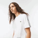 Lacoste חולצת טי עם פס לוגו בכושר רגיל DZ4D0D46 לבן 001 גברים - Image 2