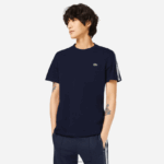 Lacoste חולצת טי עם פס לוגו בכושר רגיל DZ4D0D47 כחול כהה 166 גברים