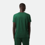 Lacoste חולצת טי של פימה כותנה עם צווארון V DZ4D0D679 ירוק 132 גברים - Image 3