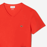 Lacoste חולצת טי של פימה כותנה עם צווארון V DZ4D0D39 כתום 02k גברים - Image 5