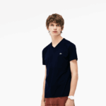 Lacoste חולצת טי של פימה כותנה עם צווארון V DZ4D0D42 כחול כהה 166 גברים - Image 6