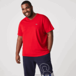 Lacoste חולצת טי של פימה כותנה עם צווארון V DZ4D0D617 אדום 240 גברים - Image 6