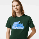 Lacoste חולצת טריקו בהדפס כותנה ג'רזי DZ4D0D65 ירוק 132 גברים - Image 2