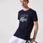 Lacoste חולצת טריקו ג'רסי בהדפס תנין ספורט DZ4D0D840 כחול כהה 166 גברים