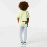 Lacoste חולצת טריקו כותנה ג'רזי בהדפס תנינים DZ4D0D3161 צהוב 6gd ילדים - Image 3