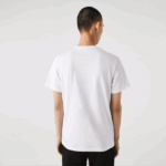 Lacoste חולצת טריקו כותנה עם צווארון עגול בהדפס חתימה ותנין DZ4D0D761 לבן 001 גברים - Image 3