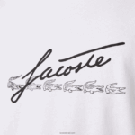 Lacoste חולצת טריקו כותנה עם צווארון עגול בהדפס חתימה ותנין DZ4D0D761 לבן 001 גברים - Image 4