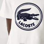 Lacoste חולצת טריקו כותנה עם צווארון צווארון תלת מימד מודפס לוגו DZ4D0D906 לבן 70V גברים - Image 8