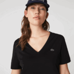 Lacoste חולצת טריקו כותנה עם צווארון V DZ4D0D2606 שחור 031 נשים - Image 6