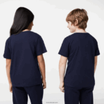 Lacoste חולצת טריקו מבד כותנה עם צווארון צווארון DZ4D0D2998 כחול כהה 166 ילדים - Image 3