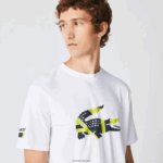Lacoste חולצת טריקו מג'רזי מכותנה בהדפס גרפי DZ4D0D1628 לבן 001 גברים - Image 2