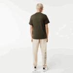 Lacoste חולצת טריקו מכותנה עם אותיות ניגודיות בהתאמה רגילה DZ4D0D567 ירוק חאקי s7t גברים - Image 3