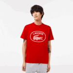 Lacoste חולצת טריקו ממותגת מכותנה בגזרה רגועה בטון על טון DZ4D0D131 אדום ורוד s4i גברים