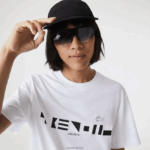 Lacoste חולצת טריקו עם הדפס בגזרה רגועה DZ4D0D661 לבן 001 גברים