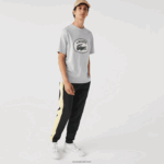 Lacoste חולצת טריקו עם הדפס מונוגרמים ממותג בכושר רגיל DZ4D0D579 chine אפור cca גברים - Image 2