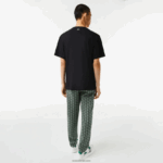Lacoste חולצת טריקו עם הדפס מונוגרמים ממותג בכושר רגיל DZ4D0D578 שחור 031 גברים - Image 3