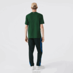 Lacoste חולצת טריקו עם הדפס מונוגרמים ממותג בכושר רגיל DZ4D0D577 ירוק 132 גברים - Image 3