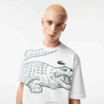 Lacoste חולצת טריקו עם צווארון עגול בגזרה רופפת בהדפס תנין DZ4D0D254 לבן 001 גברים - Image 2