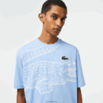 Lacoste חולצת טריקו עם צווארון עגול בגזרה רופפת בהדפס תנין DZ4D0D255 כחול hbp גברים - Image 2