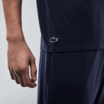 Lacoste חולצת טריקו פיג'מה בעלת שרוולים קצרים בשלושה גוונים עם צווארון עגול DZ4D0D1473 כחול כהה 166 גברים - Image 5