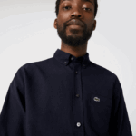 Lacoste חולצת כותנה אוקספורד מכופתרת DZ4D0D507 כחול כהה 423 גברים - Image 6
