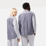 Lacoste חולצת כותנה גדולה עם פסי קרוקודיל DZ4D0D493 כחול כהה לבן 522 גברים - Image 3