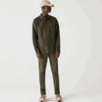 Lacoste חולצת כותנה לוהבת בגזרה דקיקה DZ4D0D1645 ירוק חאקי לבן n8e גברים - Image 2
