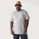 Lacoste חולצת פולו כותנה עם צווארון V בגזרה רגילה (בתוספת מידה) DZ4D0D765 chine אפור cca גברים - Image 4