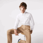 Lacoste חולצת פופלין מכותנה בגזרה דק בגזרה DZ4D0D1488 לבן 001 גברים - Image 2