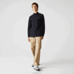 Lacoste חולצת פופלין מכותנה בגזרה דק בגזרה DZ4D0D1487 כחול כהה hde גברים - Image 2