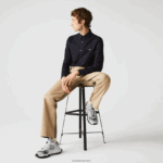 Lacoste חולצת פופלין מכותנה בגזרה דק בגזרה DZ4D0D1487 כחול כהה hde גברים