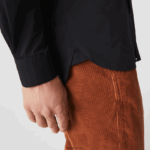 Lacoste חולצת פופלין מכותנה בצווארון צרפתי בגזרה דקיקה DZ4D0D1437 שחור 031 גברים - Image 4