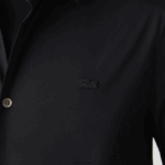 Lacoste חולצת פופלין מכותנה בצווארון צרפתי בגזרה דקיקה DZ4D0D1437 שחור 031 גברים - Image 6