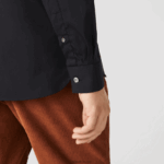Lacoste חולצת פופלין מכותנה בצווארון צרפתי בגזרה דקיקה DZ4D0D1437 שחור 031 גברים - Image 7