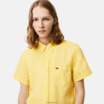 Lacoste חולצת פשתן עם שרוולים קצרים DZ4D0D496 צהוב 107 גברים - Image 2