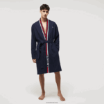Lacoste חלוק פיקה מכותנה להקת טריקולור DZ4D0D1571 כחול כהה 166 גברים