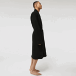 Lacoste חלוק רחצה סרוג מכותנה בגזרה רופפת DZ4D0D1525 שחור 031 גברים - Image 7