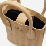 Lacoste ילקוט מיני בהדפס מונוגרמה DZ4D0D2790 viennois בז 'l01 נשים - Image 4