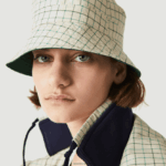 Lacoste מורשת הפיך מוצק או דלי בדוק DZ4D0D2929 בצבע בז' ירוק נשים