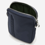 Lacoste מחזיק לסמארטפון למותג ניגודיות DZ4D0D1976 bleu nuit blanc m05 נשים - Image 5