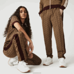 Lacoste מכנסי אימונית אקארד מונוגרמה חיה DZ4D0D1186 בז' בורדו mkj גברים