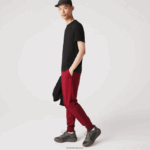 Lacoste מכנסי אימונית של אימונית בגזרת כותנה מחוסמת בגזרה דקיקה DZ4D0D1007 בורדו ypw גברים