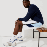 Lacoste מכנסי ברמודה קצרי צמר להקות עם אותיות DZ4D0D1602 לבן כחול vl3 גברים
