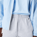 Lacoste מכנסי ברמודה קצרי צמר להקות עם אותיות DZ4D0D1603 צ'ין אפור לבן שחור p0f גברים - Image 6