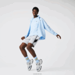 Lacoste מכנסי ברמודה קצרי צמר להקות עם אותיות DZ4D0D1603 צ'ין אפור לבן שחור p0f גברים