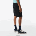 Lacoste מכנסי ברמודה קצרים מכותנה אורגנית מתיחה בכושר רגיל DZ4D0D435 שחור 031 גברים - Image 2